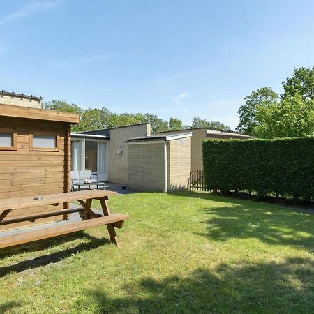 Contemporary Bungalow With Garden Sint Maartensvlotbrug Kültér fotó